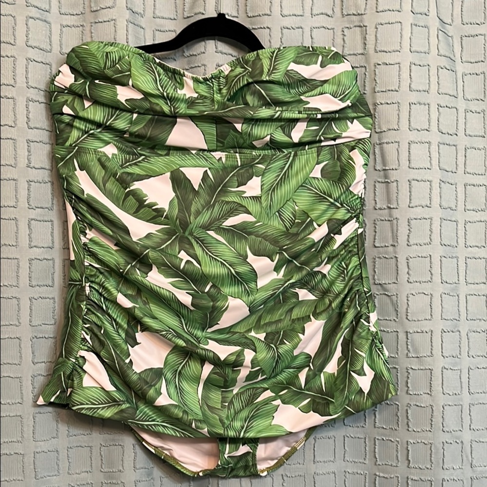 Jantzen Green and White One Piece Swimwear